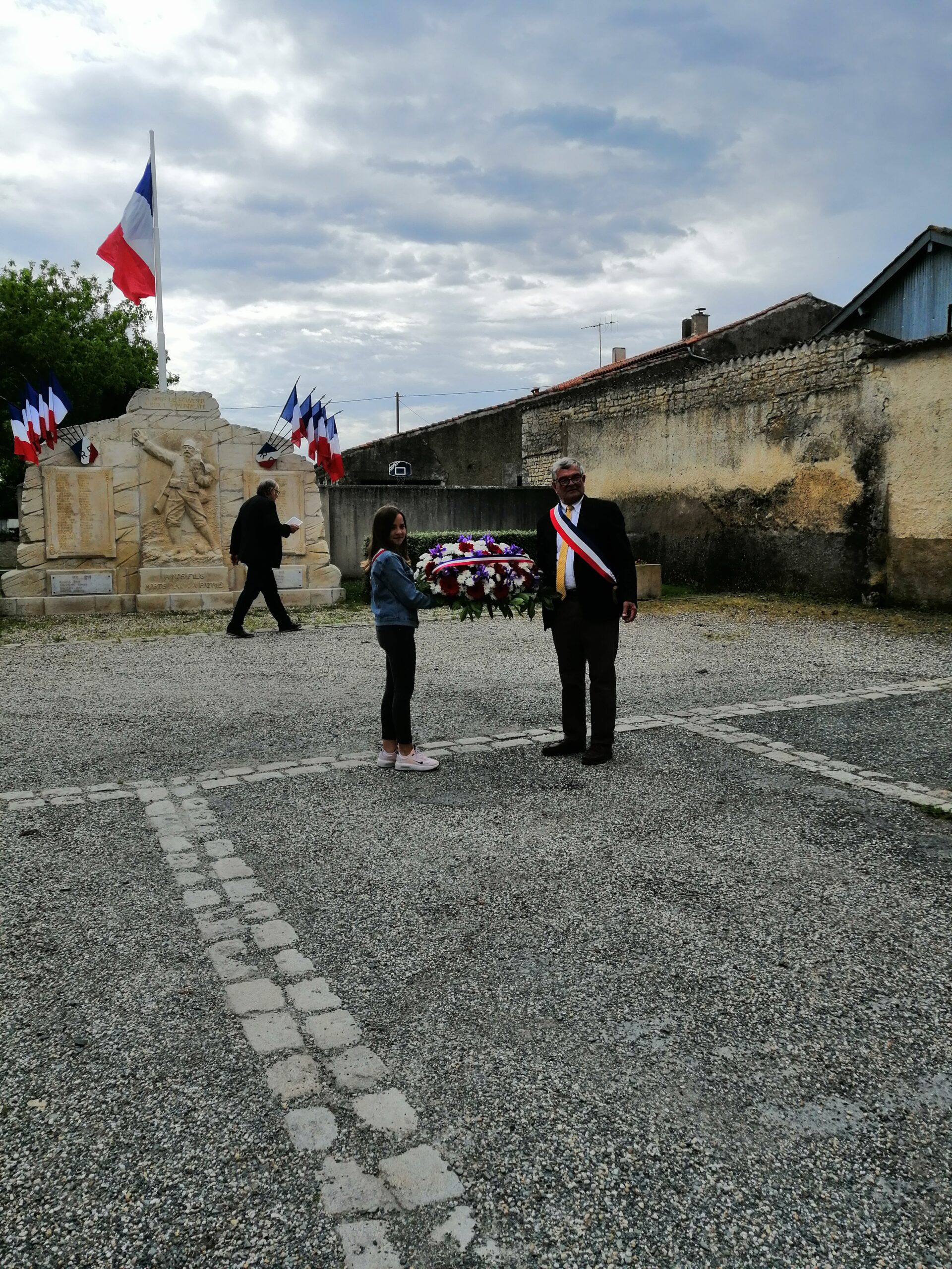 Cérémonie armistice 8 mai 2021 Jean Gorioux et drapeaux