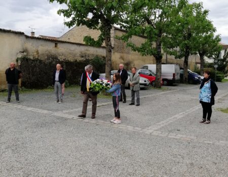 Cérémonie armistice 8 mai 2021 mairie avec fleurs